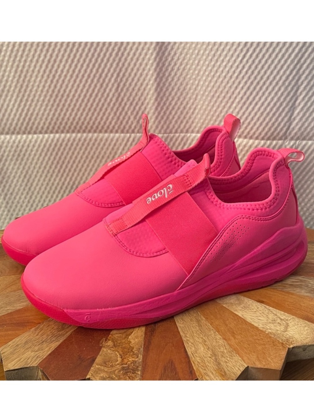 Clove Nursing Shoes-New sz 8 women-Pink